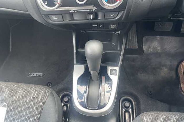 Honda Jazz 1.3 SE 5dr CVT 