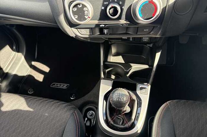 Honda Jazz 1.5 i-VTEC Sport 5dr 
